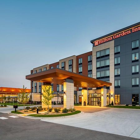 Hilton Garden Inn Milwaukee Brookfield Conference Center Ngoại thất bức ảnh