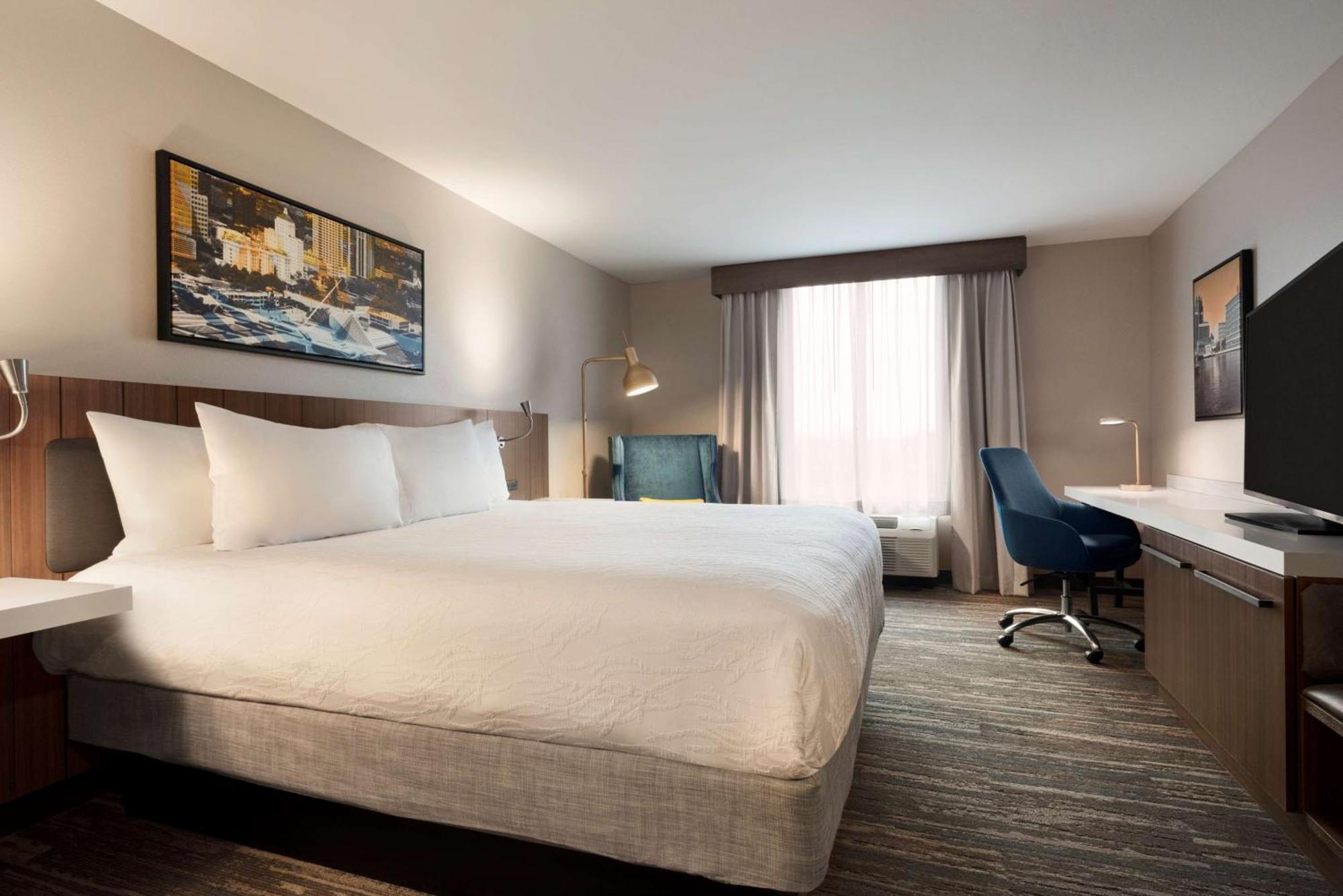 Hilton Garden Inn Milwaukee Brookfield Conference Center Ngoại thất bức ảnh