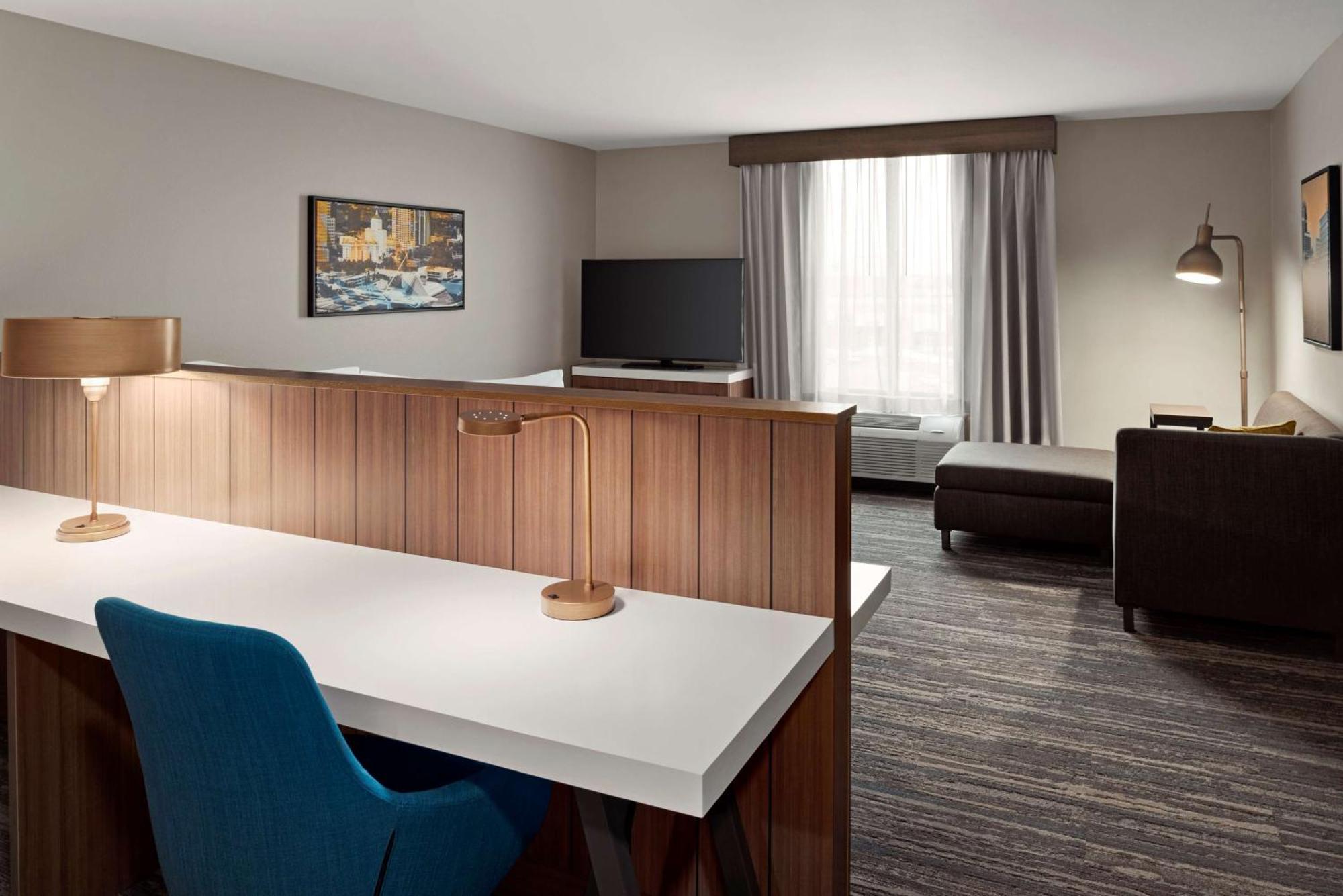 Hilton Garden Inn Milwaukee Brookfield Conference Center Ngoại thất bức ảnh