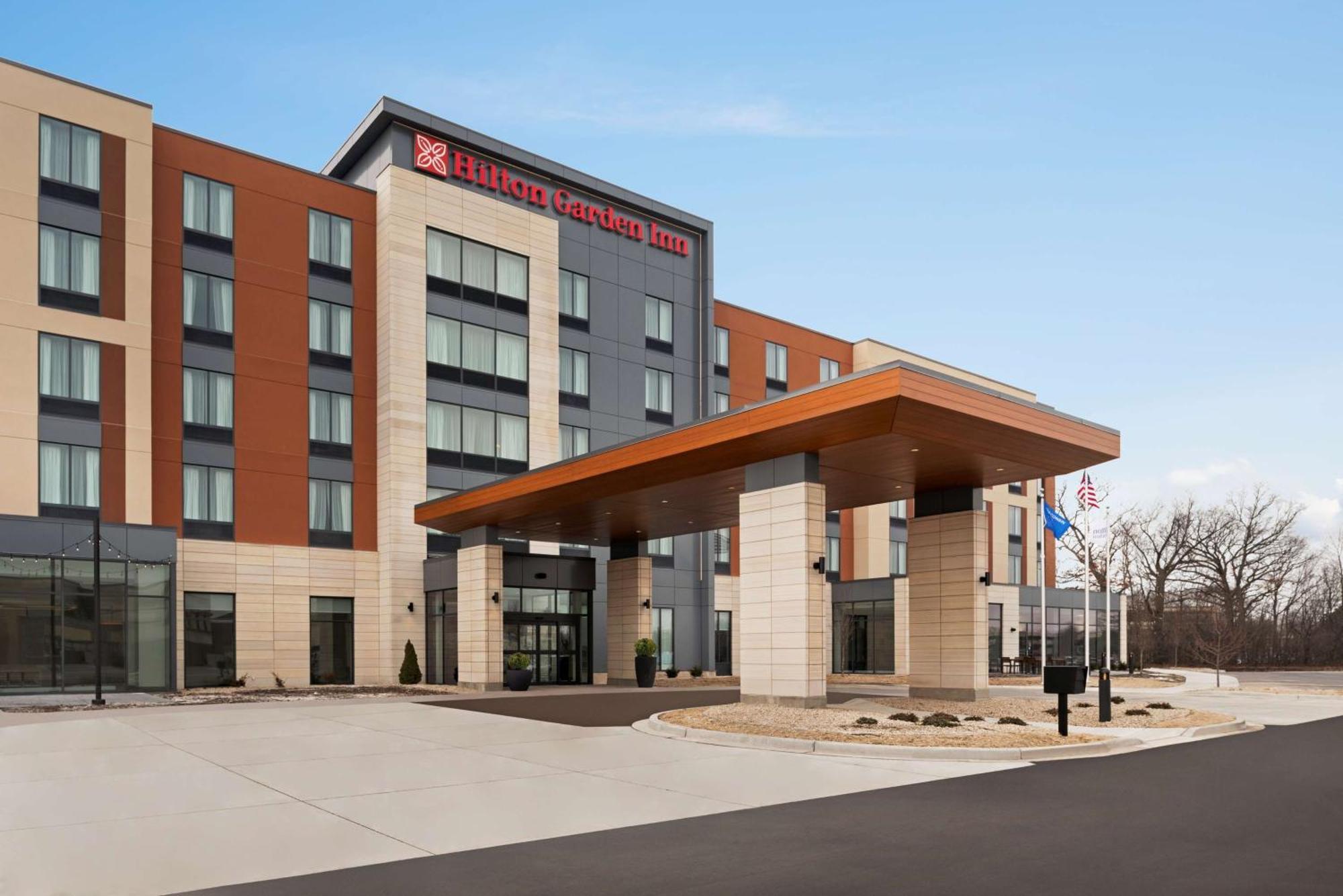 Hilton Garden Inn Milwaukee Brookfield Conference Center Ngoại thất bức ảnh