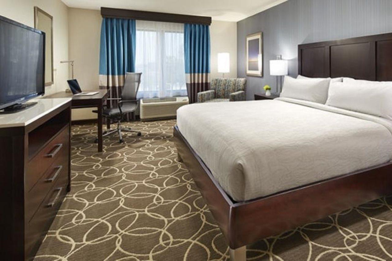 Hilton Garden Inn Milwaukee Brookfield Conference Center Ngoại thất bức ảnh